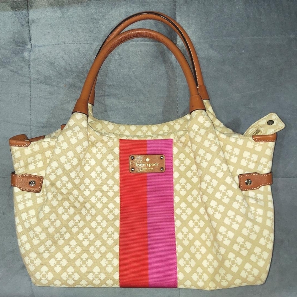 EUC KATE SPADE NEW YORK "STEVIE" VINTAGE CLASSIC SPADE STUCCO SHOULDER BAG